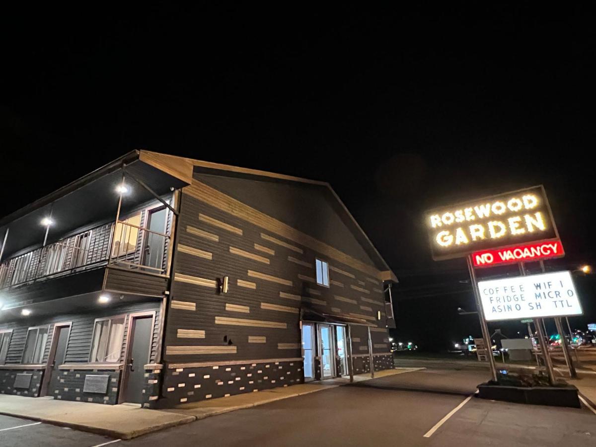 Hotel Rosewood Garden Lake Delton Exterior foto